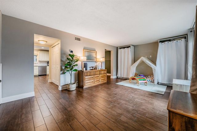 5326 RIDGEWELL COURT, Tampa, FL 33624