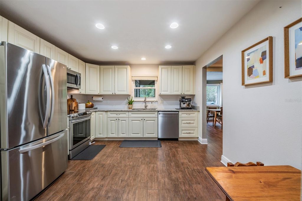 Image 12 of property listing at 5326 RIDGEWELL COURT, Tampa, FL 33624