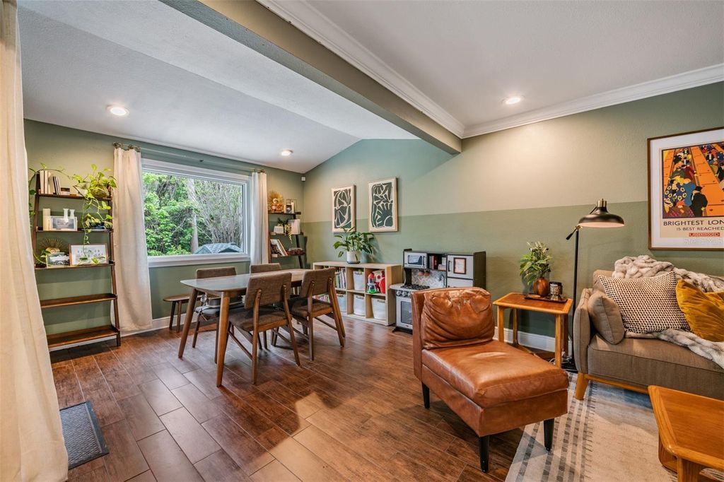 Image 17 of property listing at 5326 RIDGEWELL COURT, Tampa, FL 33624