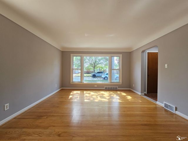 2955 Bridge Street, Trenton, MI 48183