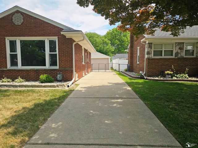 2955 Bridge Street, Trenton, MI 48183