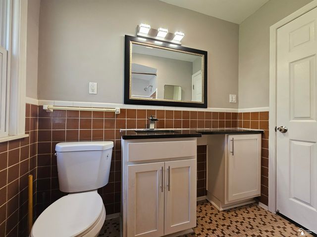 2955 Bridge Street, Trenton, MI 48183