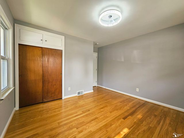 2955 Bridge Street, Trenton, MI 48183