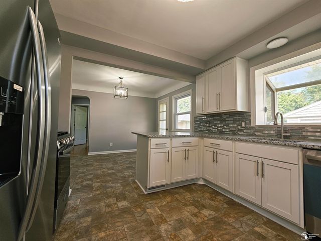 2955 Bridge Street, Trenton, MI 48183