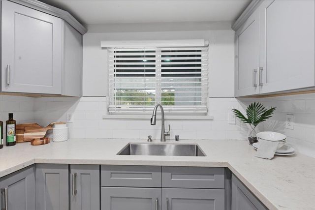 5836 Santa Teresa Boulevard, San Jose, CA 95123