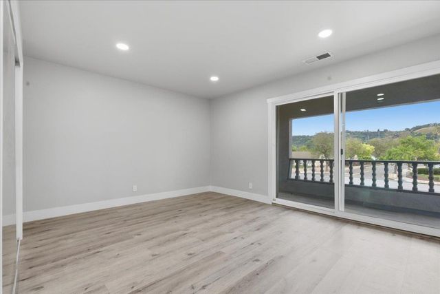 5836 Santa Teresa Boulevard, San Jose, CA 95123