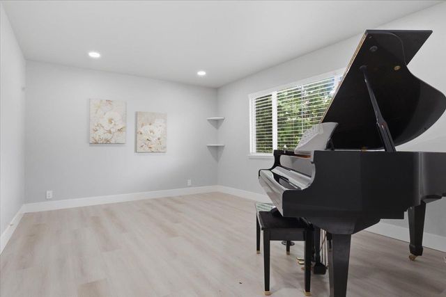 5836 Santa Teresa Boulevard, San Jose, CA 95123