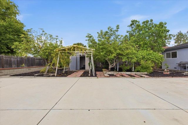 5836 Santa Teresa Boulevard, San Jose, CA 95123