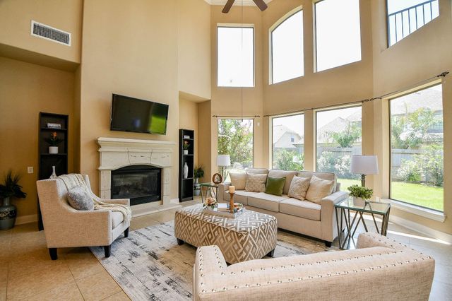 1731 Pampas Trail Drive, Friendswood, TX 77546