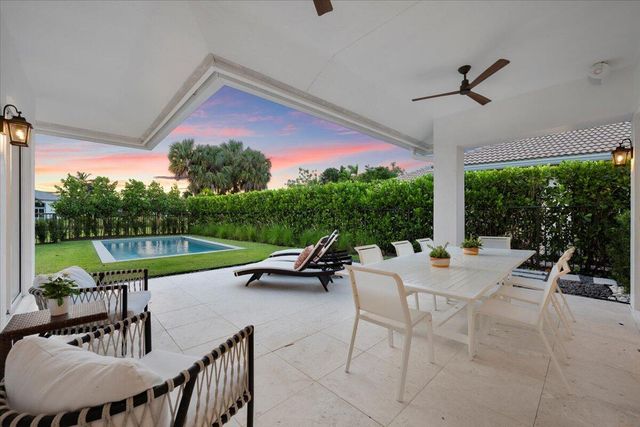 2951 Twin Oaks Way, Wellington, FL 33414