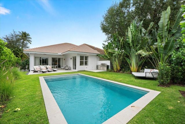 2951 Twin Oaks Way, Wellington, FL 33414
