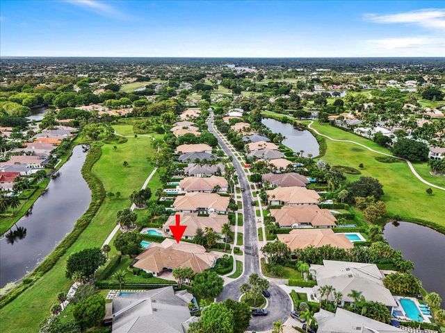 2951 Twin Oaks Way, Wellington, FL 33414