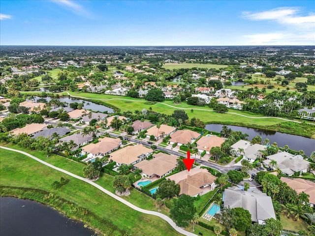 2951 Twin Oaks Way, Wellington, FL 33414