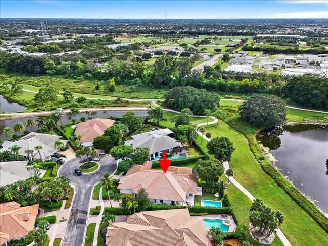 2951 Twin Oaks Way, Wellington, FL 33414