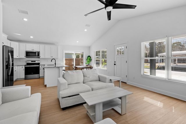 245 Jackson Blvd., St Augustine, FL 32095