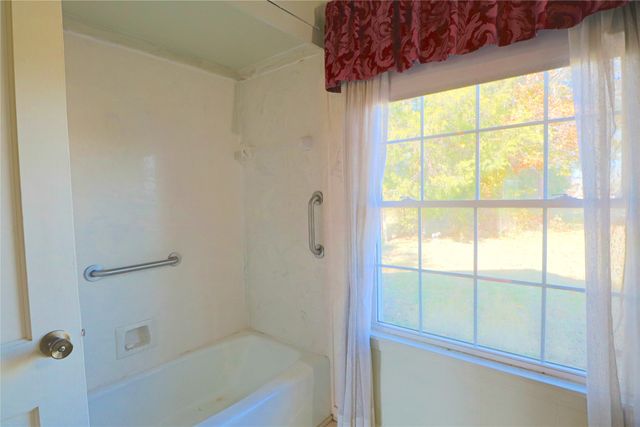 1825 Fm 27 W, Wortham, TX 76693