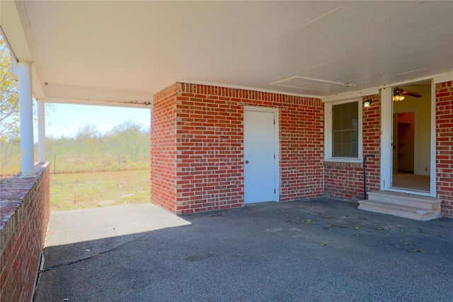 1825 Fm 27 W, Wortham, TX 76693