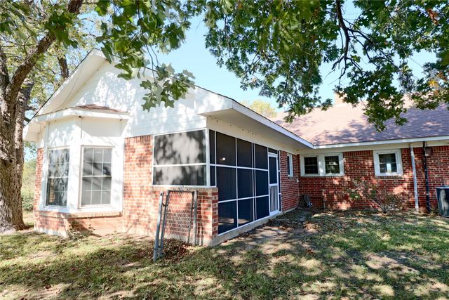 1825 Fm 27 W, Wortham, TX 76693