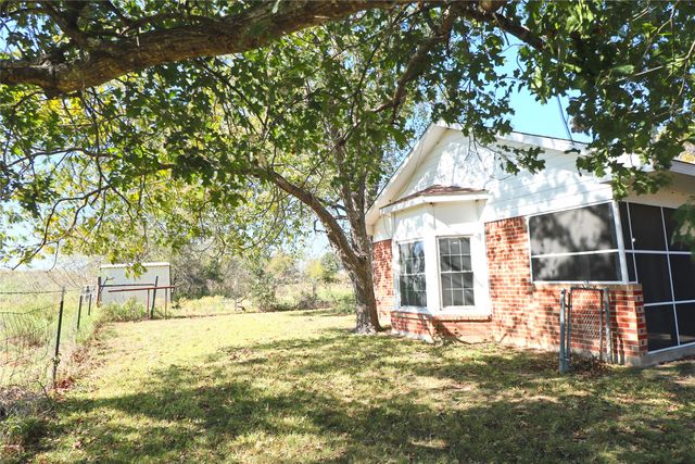 1825 Fm 27 W, Wortham, TX 76693