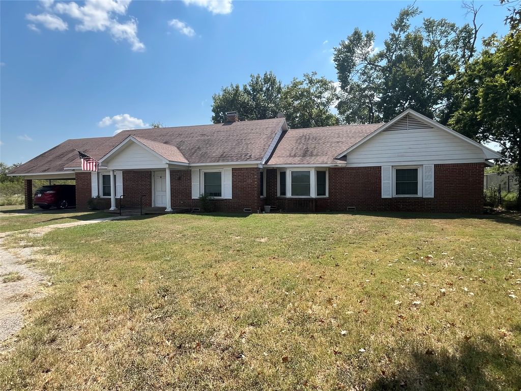 1825 Fm 27 W, Wortham, TX 76693