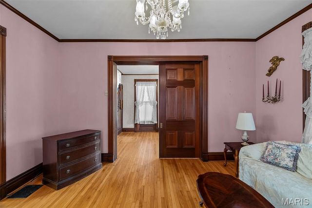 7038 Pernod Avenue, St Louis, MO 63139