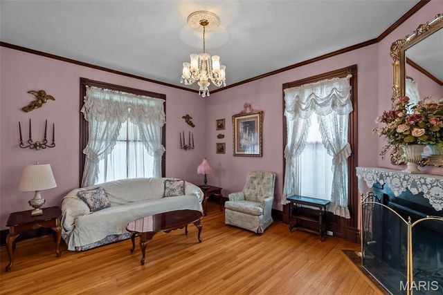 7038 Pernod Avenue, St Louis, MO 63139