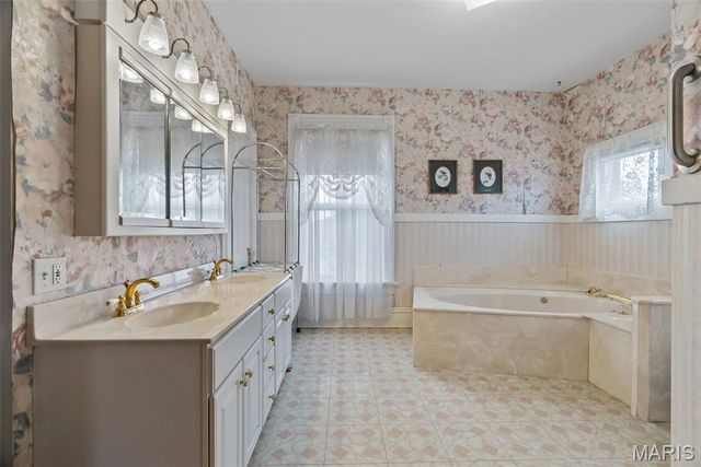 7038 Pernod Avenue, St Louis, MO 63139