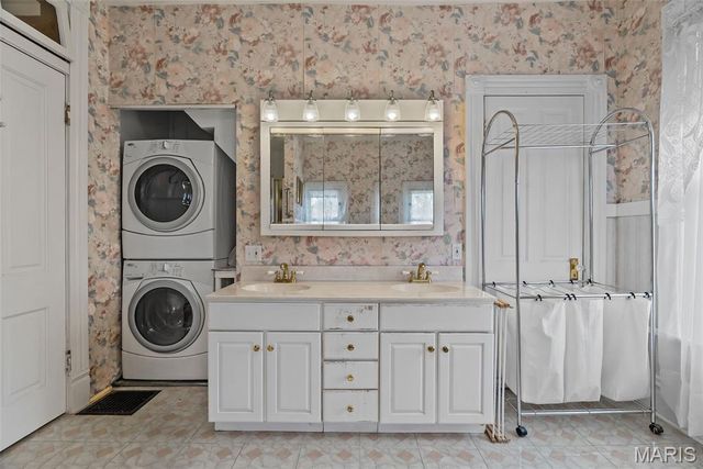 7038 Pernod Avenue, St Louis, MO 63139