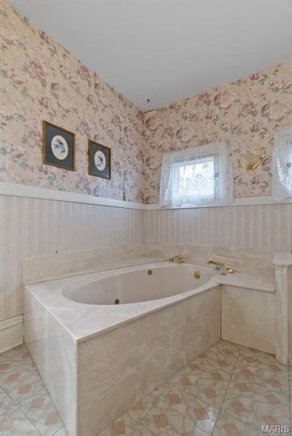 7038 Pernod Avenue, St Louis, MO 63139