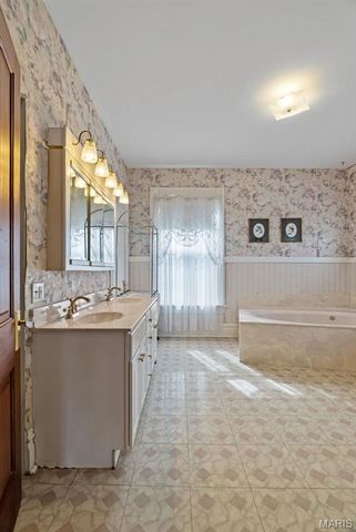 7038 Pernod Avenue, St Louis, MO 63139