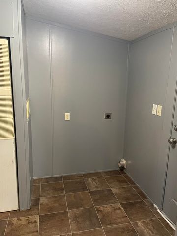 5509 S Charles St, Wichita, KS 67217