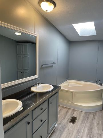 5509 S Charles St, Wichita, KS 67217