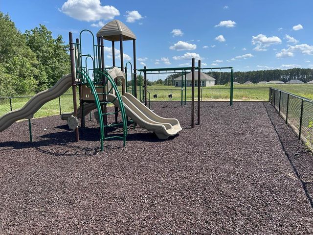 123 Edgewood Trail, Headland, AL 36345