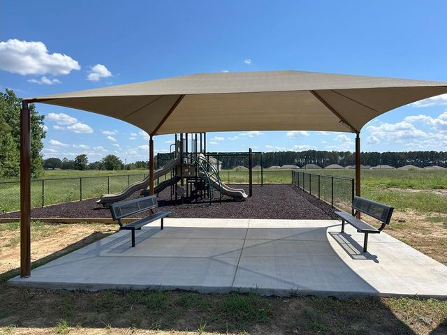 123 Edgewood Trail, Headland, AL 36345