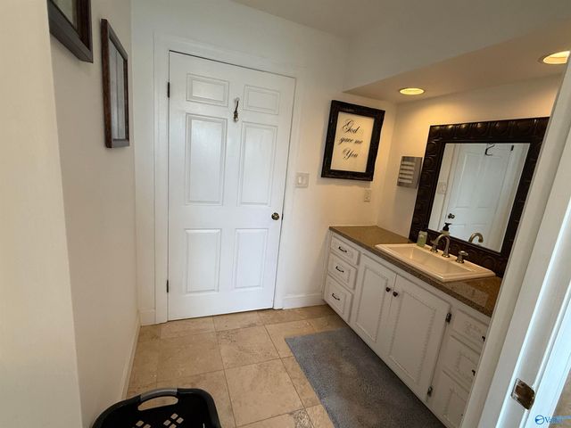 147 Lakewood Drive, Gadsden, AL 35901