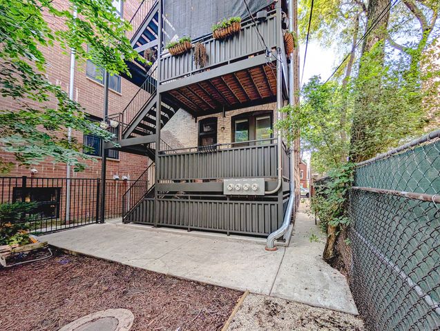 2641 W THOMAS Street, Chicago, IL 60622