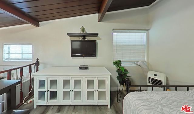 8731 Colbath Avenue, Los Angeles, CA 91402