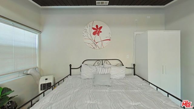8731 Colbath Avenue, Los Angeles, CA 91402