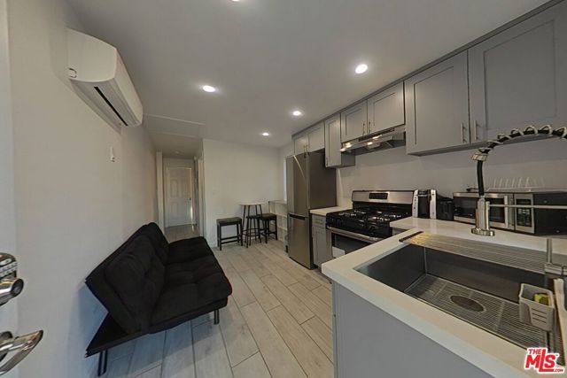 8731 Colbath Avenue, Los Angeles, CA 91402
