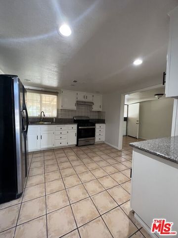 8731 Colbath Avenue, Los Angeles, CA 91402