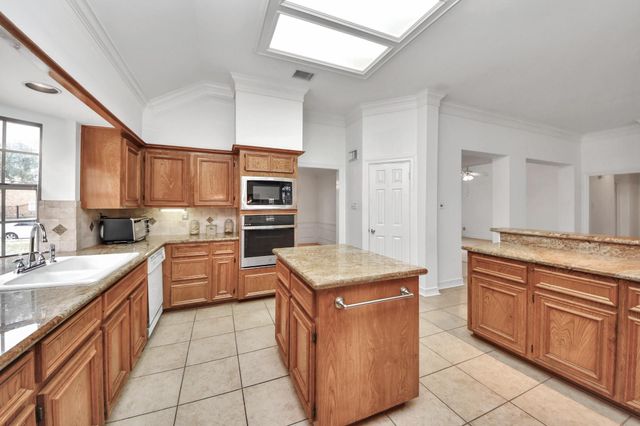 13119 Walnut Lake Road, Houston, TX 77065