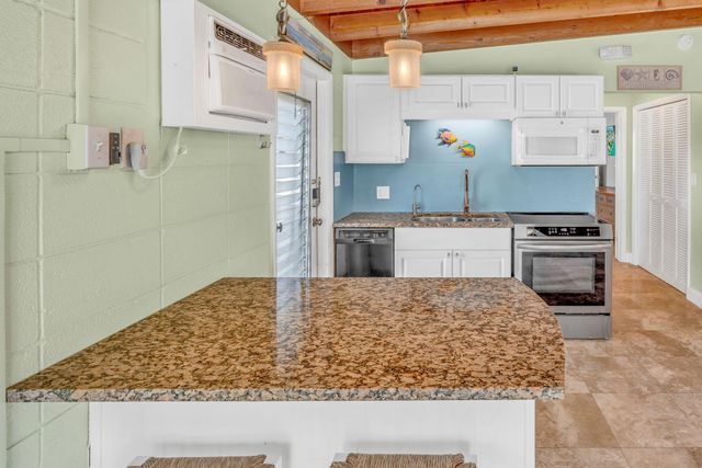 471 9Th Street, Key Colony, FL 33051