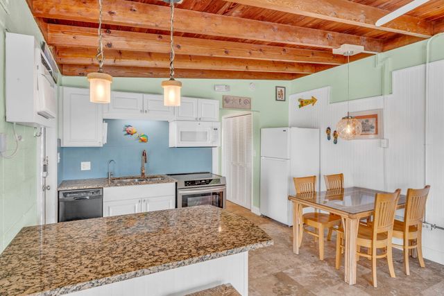 471 9Th Street, Key Colony, FL 33051