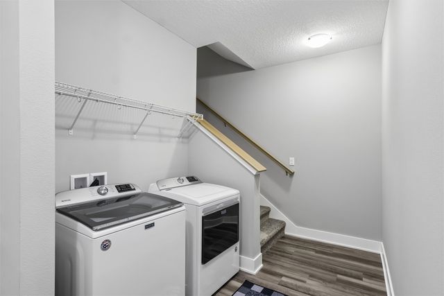 9056 Jem Lane, West Des Moines, IA 50266
