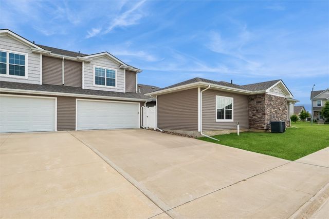 9056 Jem Lane, West Des Moines, IA 50266