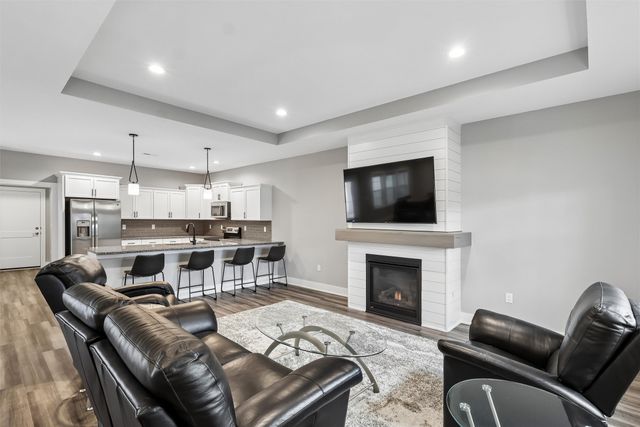 9056 Jem Lane, West Des Moines, IA 50266