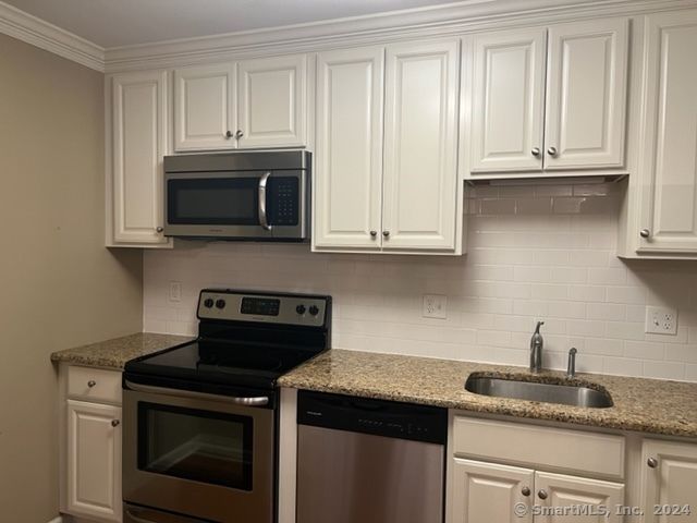 67 West Main Street 122, Clinton, CT 06413