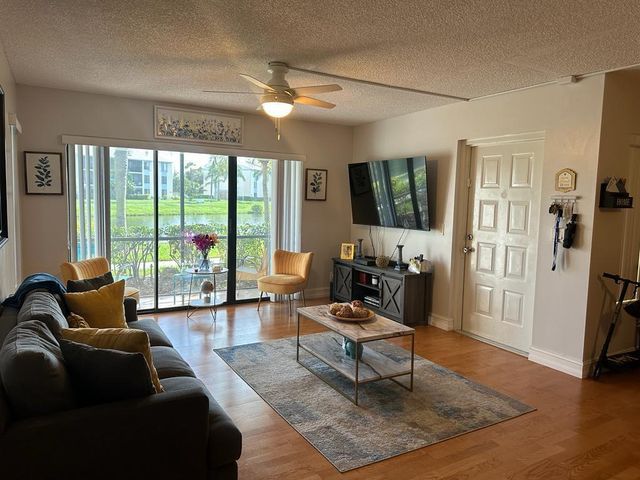 1102 Green Pine Boulevard B1, West Palm Beach, FL 33409