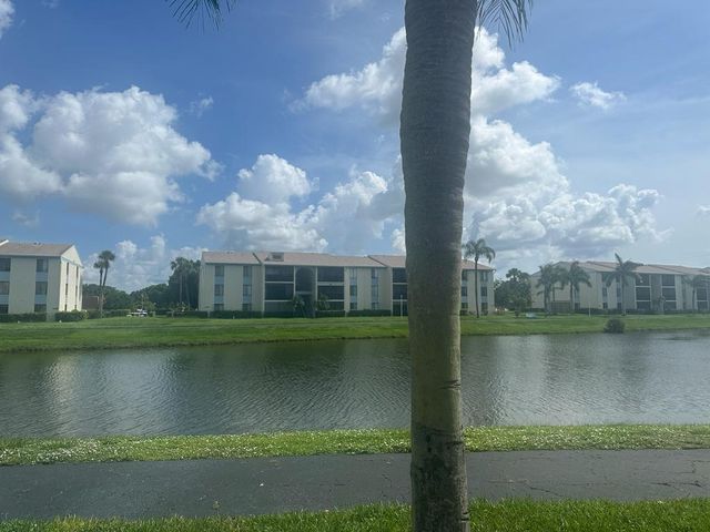 1102 Green Pine Boulevard B1, West Palm Beach, FL 33409