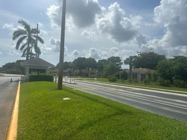 1102 Green Pine Boulevard B1, West Palm Beach, FL 33409
